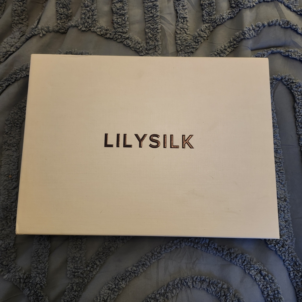 BRAND NEW in Gift Box With Tags Womens LilySilk  Round Neck Argyle Sweater Large - Picture 2 of 12